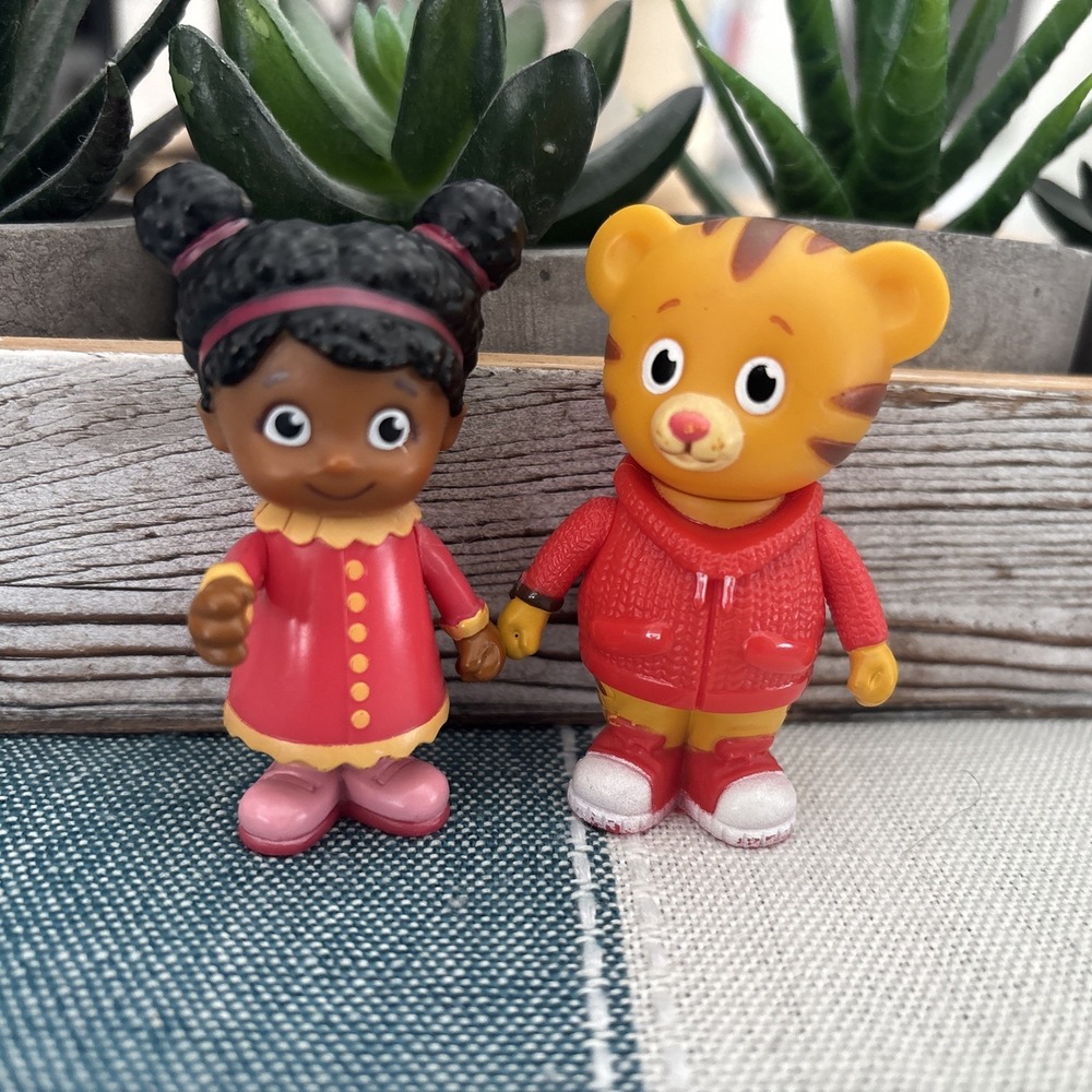 Daniel Tiger & Miss Elena Figure Daniel Tiger's Neighborhood PBS Kids Cake Top